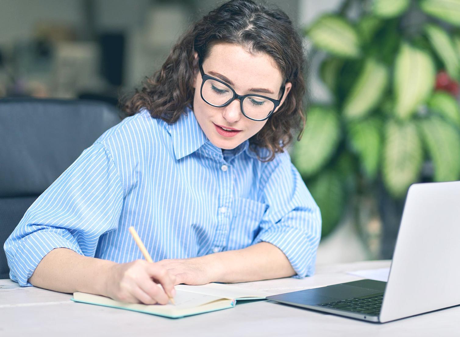 Live-Webinar mit aktivierten Untertiteln und barrierefreier Benutzeroberfläche